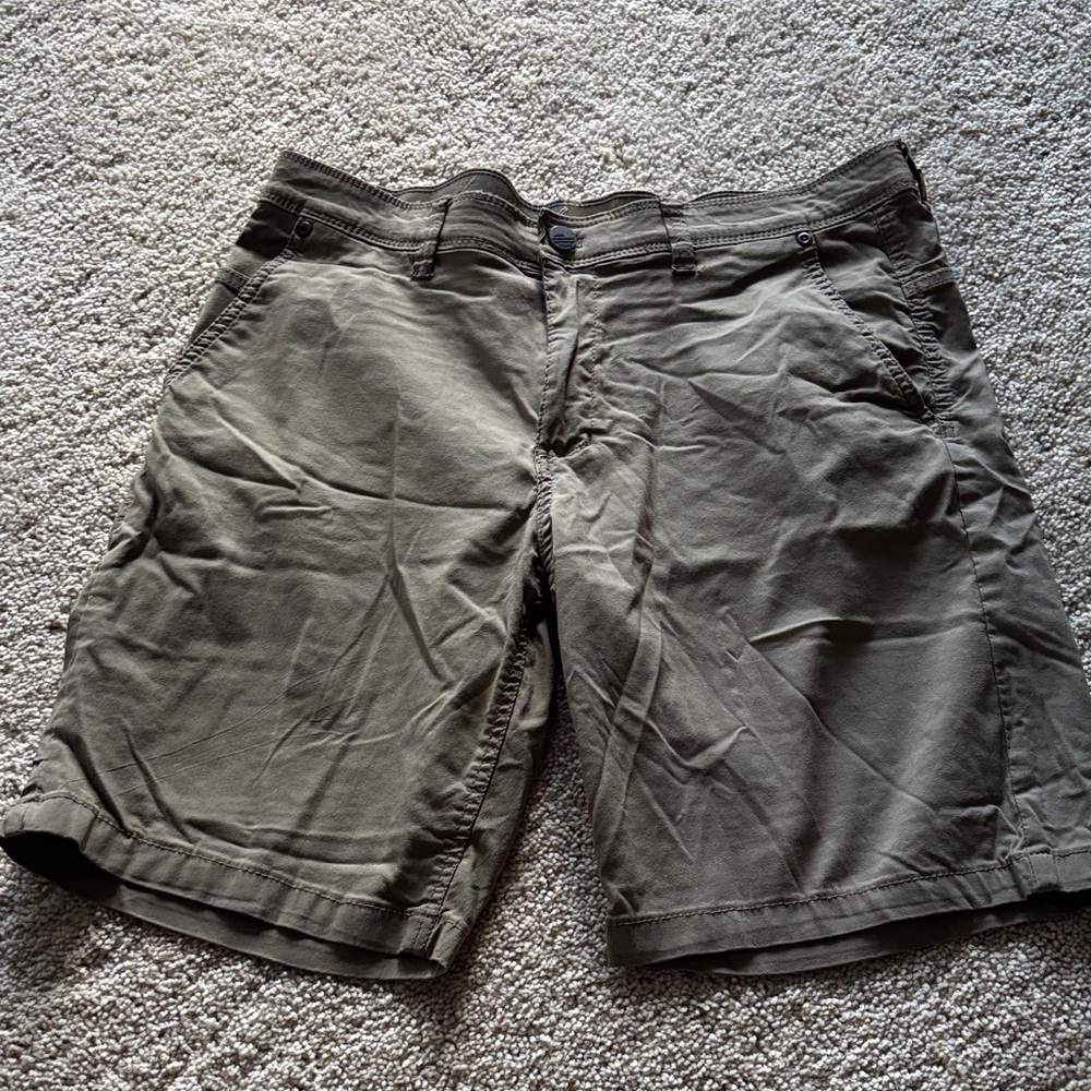 Men's Casual Tan Shorts